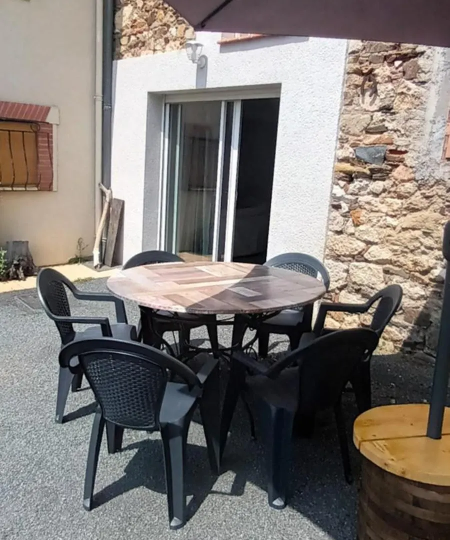 La Maison Du Lac Villa Roumegoux  0*, Roumegoux (Tarn) Francia